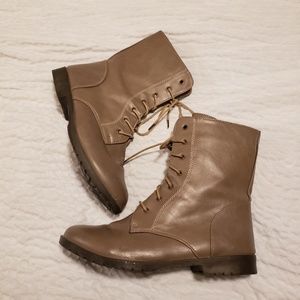 Anna size 11 combat boots taupe